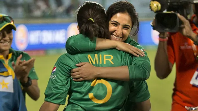 گروپ بی سے سیمی فائنل کی دوڑ میں اب چار ٹیمیں باقی ہیں