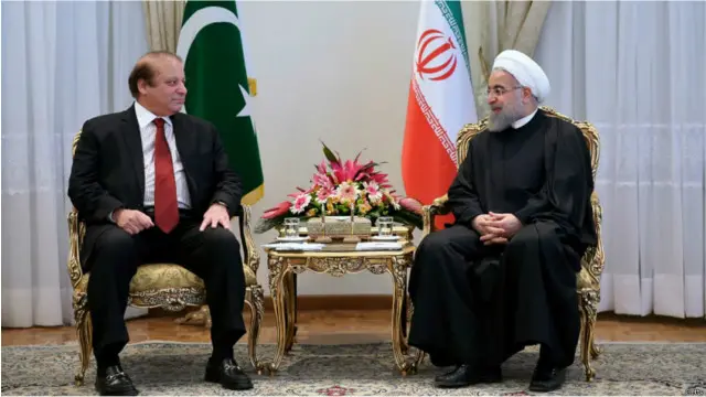 (له ښۍ خوا) حسن روحاني او نواز شریف