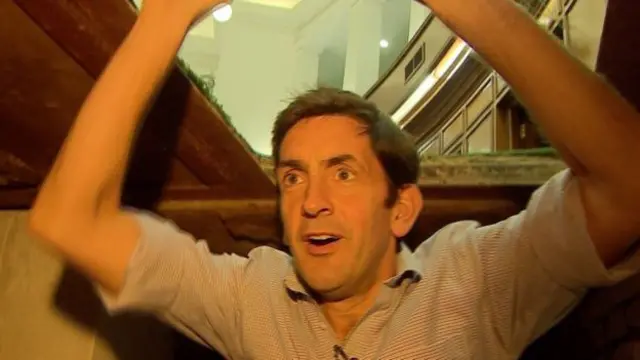 بعض پہیلیاں حل نہیں ہوتی اور یہ ان میں سے ایک ہو سکتی ہے