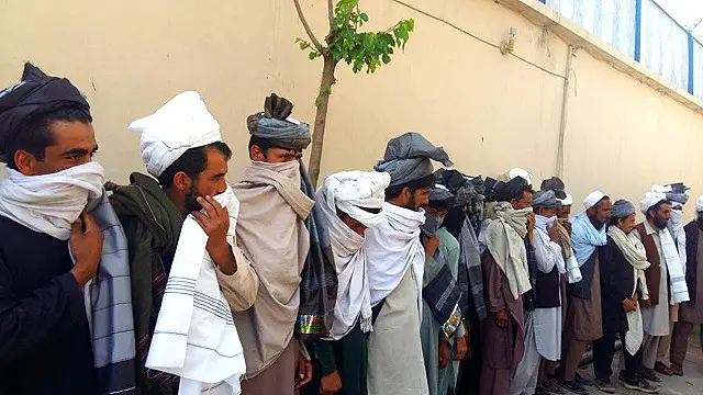 د سولې له پروسې سره یوځای شوی بل کس د طالبانو جنګیالی وو، هغه ویل ځکه يې له جګړو لاس واخیست، چې په دوه جبهو (حکومت او داعش)کې ورته جنګېدل سخت شول.