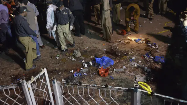 مشیر صحت نےخون کے عطیے کی اپیل کی ہے۔ ’لوگ جلے ہیں یا ان کے پیٹ اور جسم میں چھرے لگے ہیں‘