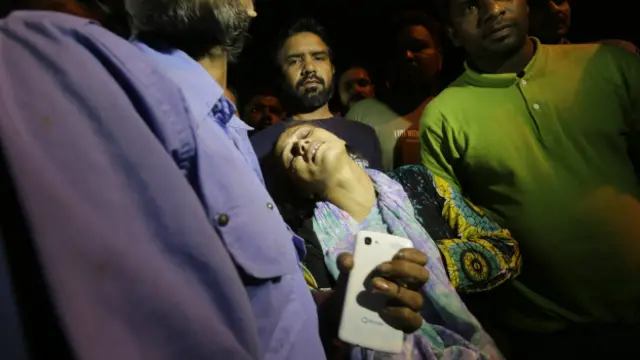 Las explosión separó a los padres de los hijos que estaban jugando.