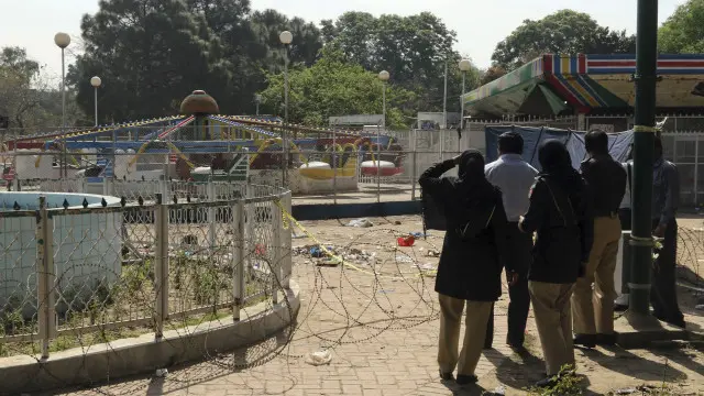 ۔پاکستان فوج کے 40 رکنی دستے اور سی ٹی ڈی کے ارکان نے پیر کو جائے وقوعہ کا دورہ کیا اور اہم شواہد اکٹھے کیے