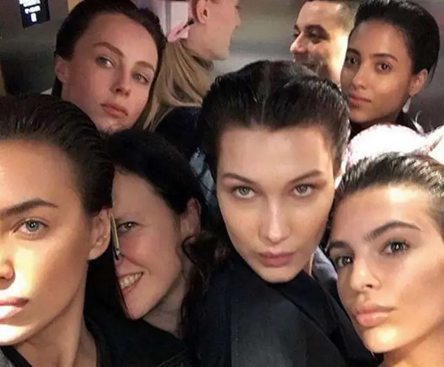 Miu Miu众模特走秀，intasgram粉丝累计瞬间达到8700万