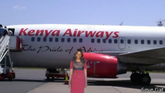 Seve Gat foto simulada frente a un avión