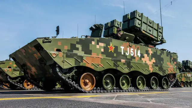 Un tanque chino con camuflaje digital