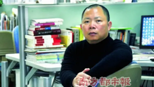 余少镭说：“在这春天里，我们做个了断吧，不拖泥带水了。人老了，跪这么长时间膝盖实在受不了。”