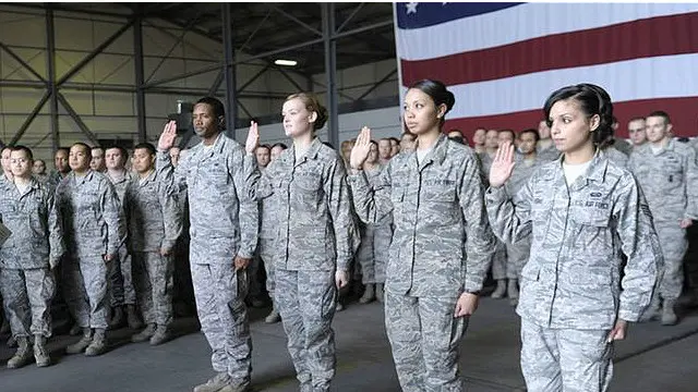 В Турции находятся тысячи американских военных и их близких родственников