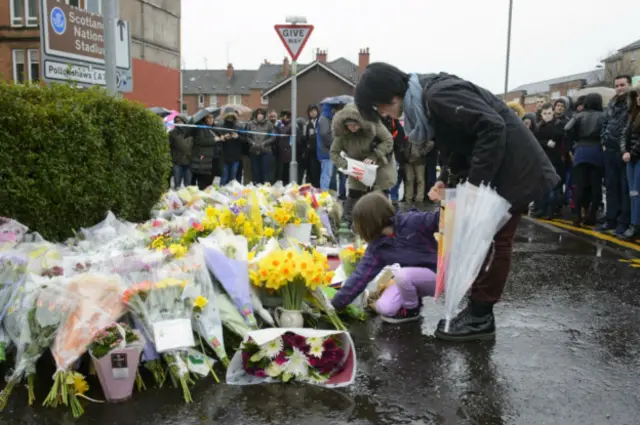 Цветы у магазина Асада Шаха