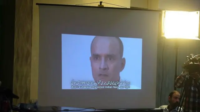 पाकिस्तान ने एक प्रेस कांफ्रेस में कथित भारतीय जासूस कुलभूषण यादव का वीडियो भी दिखाया 