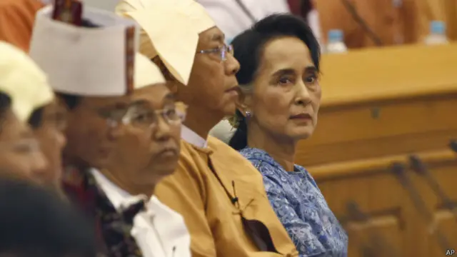 सू ची मंत्री बनीं