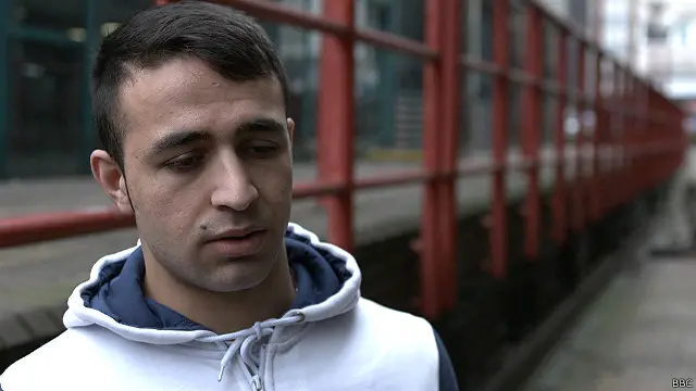 عصمت 14 سال کی عمر میں افغانستان سے فرار ہو کر برطانیہ آئے تھے