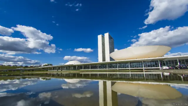 Imagen exterior del Congreso brasileño.