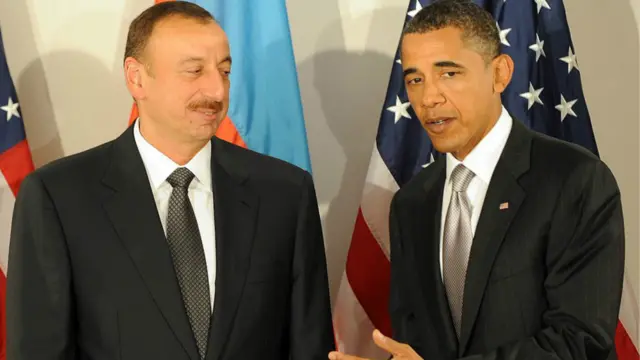 24 sentyabr 2010, New York: ABŞ Prezidenti Barack Obama Prezident İlham Əliyevlə Waldorf Astoria Hotelində birgə görüş keçirir.