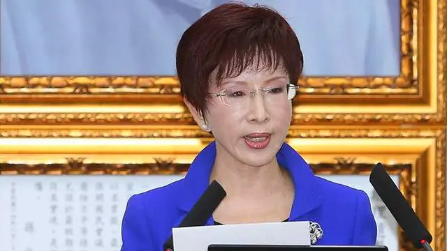 洪秀柱在就任國民黨的典禮上表示，要重建國民黨「戰鬥團隊」，而在她面前還有更多重擔等待去面對。