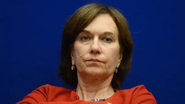 فرانسیسی وزیر لارنس روسگنول نے مسلمانوں کے اقدار کے پیش نظر بنائے جانے والے ملبوسات پر تنقید کی ہے