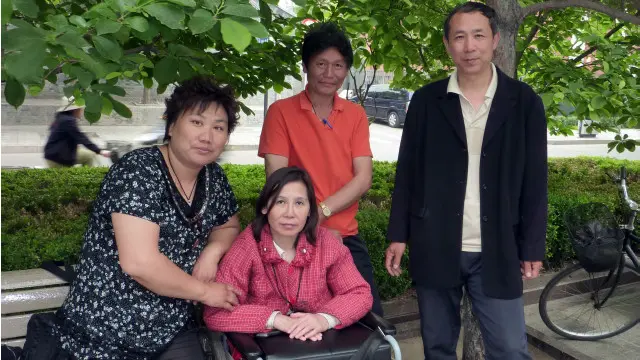 坐在轮椅上的中国维权人士倪玉兰。