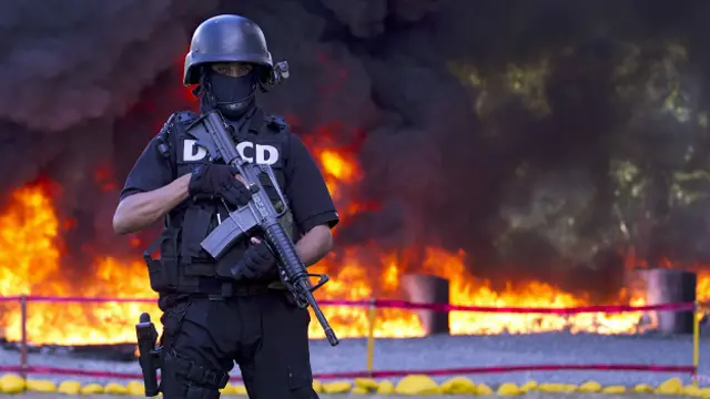 Tropa con decomiso de cocaína