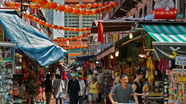 儘管新加坡2015年成為全球最貴的城市,但是它仍在吸引外國僑居者。