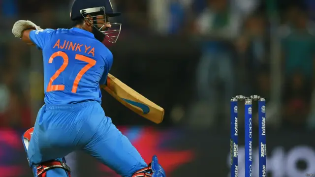 بھارت نے شیکھر دھوان کو ڈراپ کر کے اجنکیا ریہانے کو کھلانے کا فیصلہ کیا جو کہ صحیح ثابت ہوا۔ انھوں نے 35 بالوں پر 40 سکور کیا۔