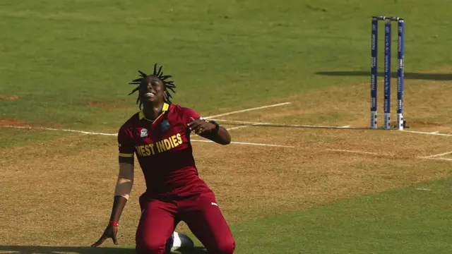 ویسٹ انڈین بولرز نے نیوزی لینڈ کے بیٹسمینوں کو سکور کرنے سے روکے رکھا