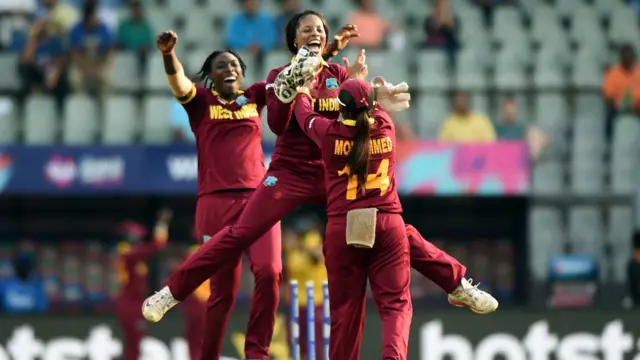 نیوزی لینڈ کی ٹیم کو ہرا کر ویسٹ انڈیز کی ٹیم اب فائنل میں آسٹریلیا کے ساتھ کھیلے گی