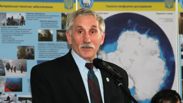 Микола Старинець