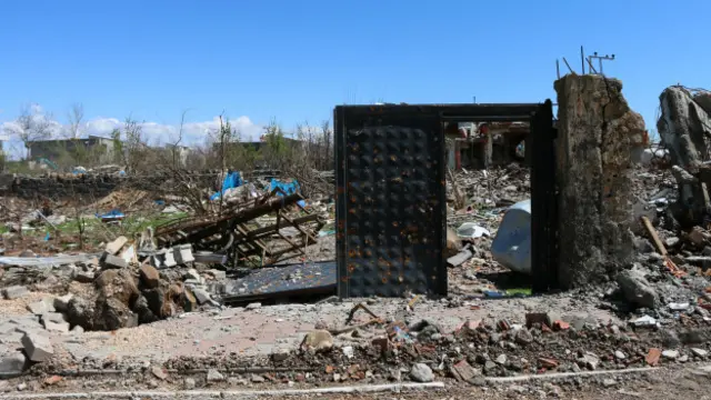 Patlamamış mayın ve mühimmatın kontrollü patlatılması nedeniyle ilçe çapında patlama sesleri duyuluyor.