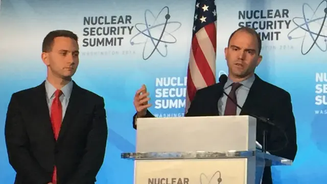 羅茲(右)強調南海爭端各國應一致接受南海非軍事化。