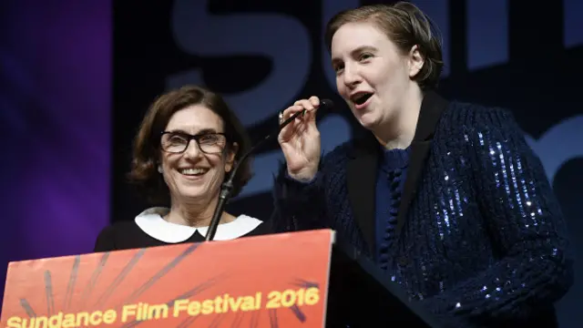 Avy Kaufman (izda.) y Lena Dunhan (dcha.)