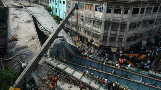 حکام کے حوالے سے وہاں تقریبا 150 ا فراد کے پھنسے ہونے کا خدشہ ظاہر کیا ہے