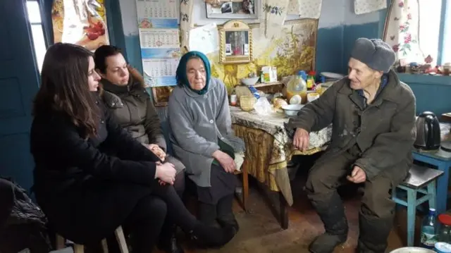 伊万和玛丽亚一直生活在隔离区内