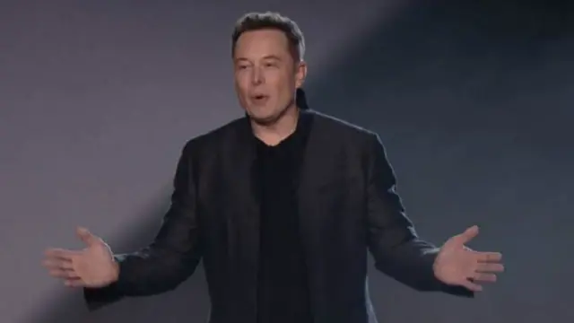 المدير التنفيذي لتيسلا إيلون ماسك أعلن عن إطلاق السيارة الكهربية الجديدة موديل 3