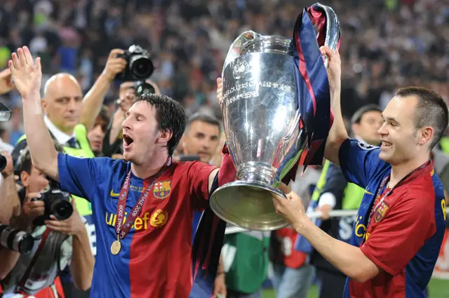 Messi celebra con Iniesta la Champions