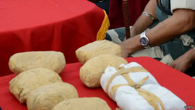 ගතව ගිය මාස තුනක කාල සීමාව තුළ පමණක් හෙරොයින් කිලෝග්රෑම් 155 ක් අත්අඩංගුවට ගෙන ඇති බවත් පොලිසිය පසුගියදා පැවසීය.