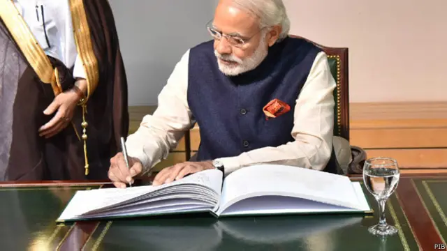 रियाद में मोदी