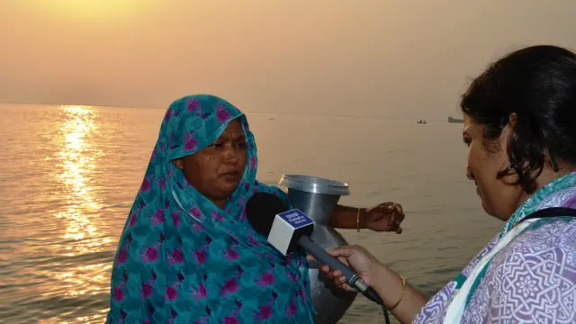 নদীর তীরে ঘর যাদের তাদেরও স্বস্তি নেই। গৃহস্থালীর সঙ্গী নদী। আর গৃহের কাছে এলেই ভয়।