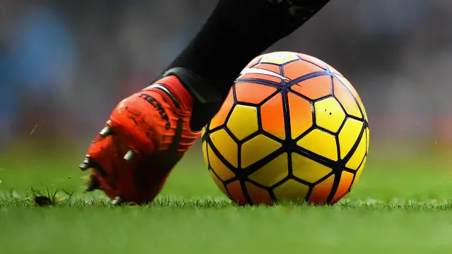 英超比赛用球的近距离特写