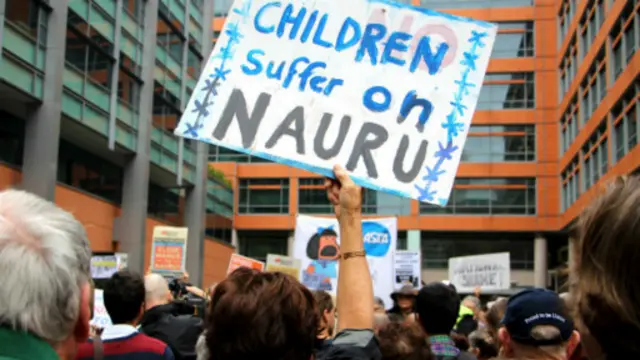 තවත් ළමුන් පිරිසක් තවමත් නාවුරු රැඳවුම් කඳවුරු තුළ රඳවාගෙන සිටින බවයි වාර්තාවන්නේ