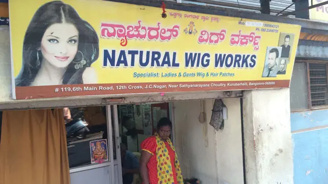 انھوں نے اپنی اہلیہ کے ساتھ کینسر کے مریضوں کے لیے وگز تیار کرنا شروع کیا