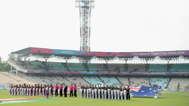 بھارت کے شہر کولکتہ میں کھیلے جانے والے خواتین ورلڈ ٹی 20 کے فائنل میں آسٹریلیا نے مقررہ 20 اوورز میں پانچ وکٹوں کے نقصان پر 148 رنز بنائے