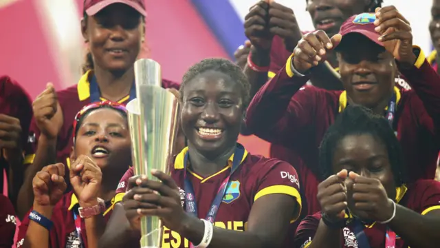 ایک دلسچسپ مقابلے کے بعد ویسٹ انڈیز نے آسٹریلیا کو ہرا کر ورلڈ ٹی ٹونئٹی کی چیمپیئن ہونے کا اعزاز حاصل کر لیا