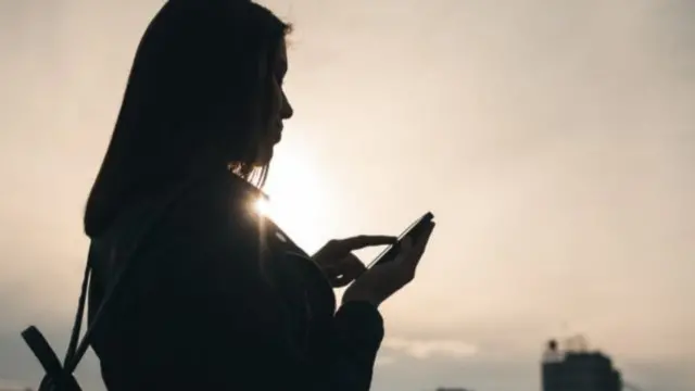 يشير الانتقام الإباحي بوجه عام إلى عملية نشر ومشاركة صور حميمة بعد إنتهاء علاقة بين أشخاص