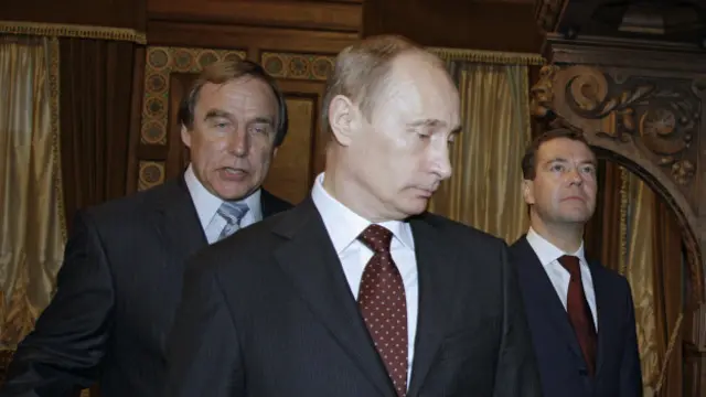 රුසියානු ජනාධිපති පූතින් සහ ඔහුගේ සමීපතමයකු වන සෙර්ගෙයි සොර්දුගින් 