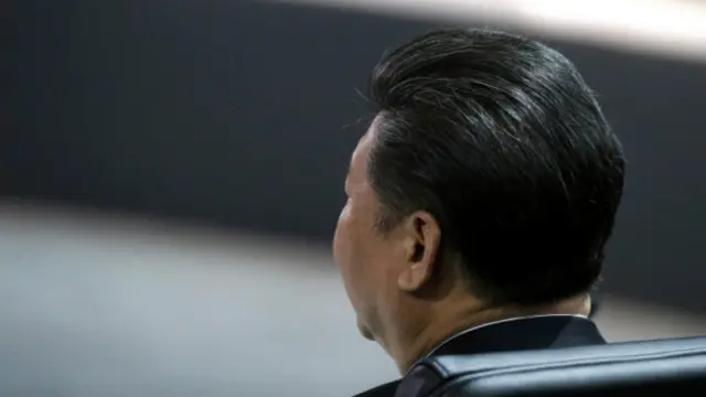 作为中共建政后的第五代领导人，习近平在短短1000多天的日子里确立了自己继毛泽东之后最强势领袖的地位。