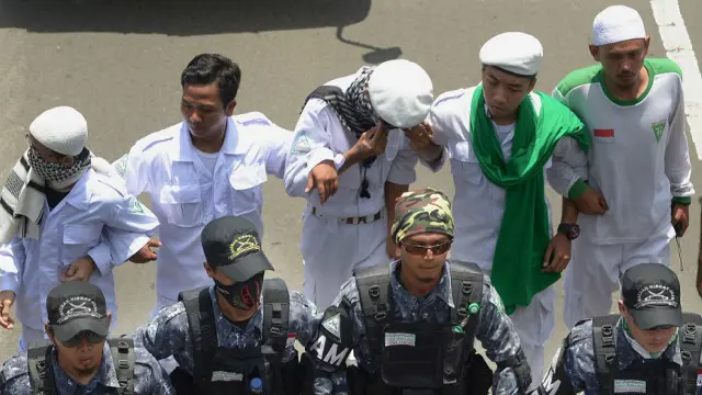 protes menentang ahok