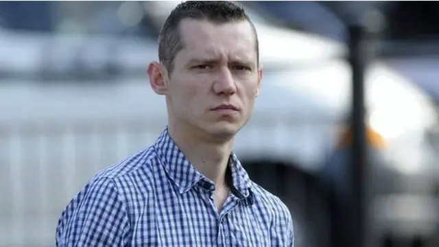 Lukasz Chojnowski lavó los platos de la casa a la cual ingresó ilegalmente. 