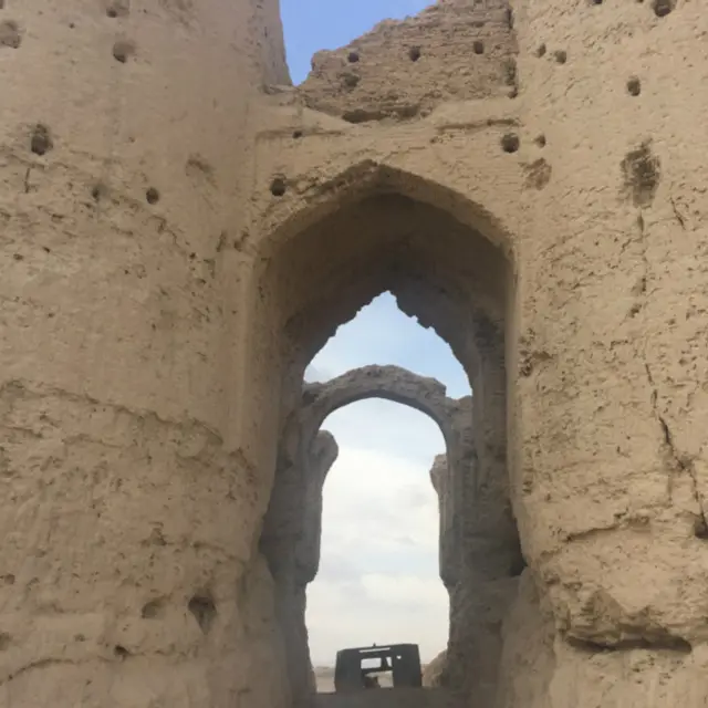 د فریدون کلا دوه زره کاله لرغونتوب لري چې ۳۰۰ جریبه ځمکه کې جوړه شوې ده. په لرغونو وختو کې خلک په همدې کلا یا د فراه زاړه ښار کې اوسېدل چې له خټو او خامو خښتو جوړه شوی.