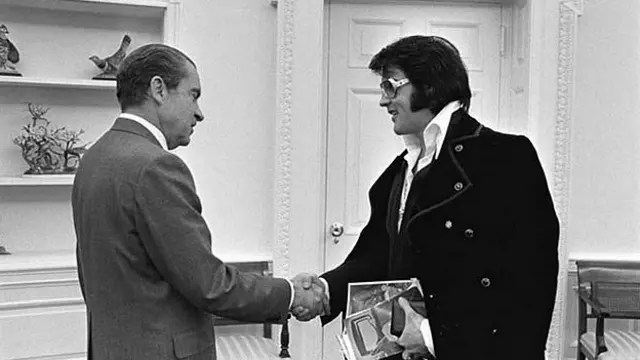 Фотографии и другие предметы, имеющие отношение к исторической встрече, представлены на онлайн-выставке Национального архива