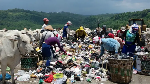Sampah plastik di TPA Jatibarang mencapai 40% dari total sampah sebanyak 800 ton per hari. 